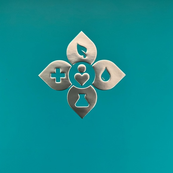 NWOT- 💜Doterra💜aromatouch technique kit. NWOT TAGS 💧 - Picture 7 of 8